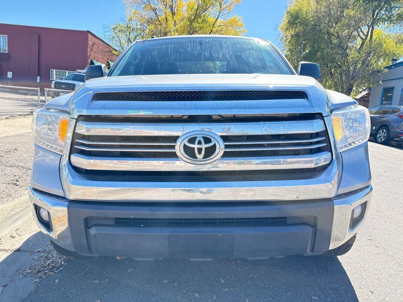 2016 Toyota Tundra SR5 photo 2