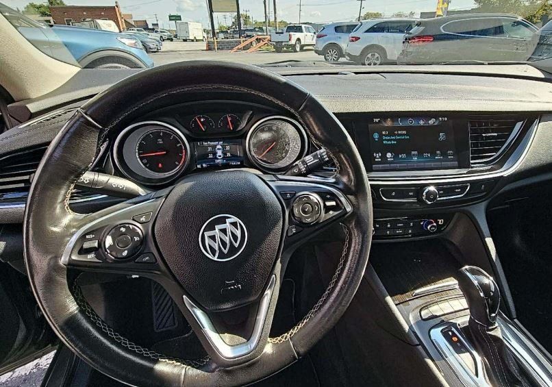 2018 Buick Regal TourX Essence photo 6