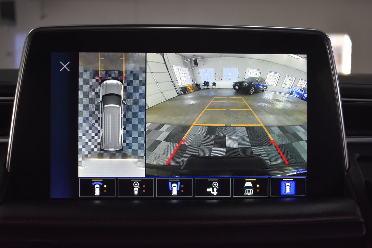 2023 Chevrolet Suburban 4WD RST