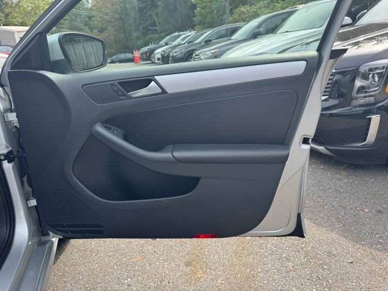 2013 Volkswagen Jetta SE photo 21