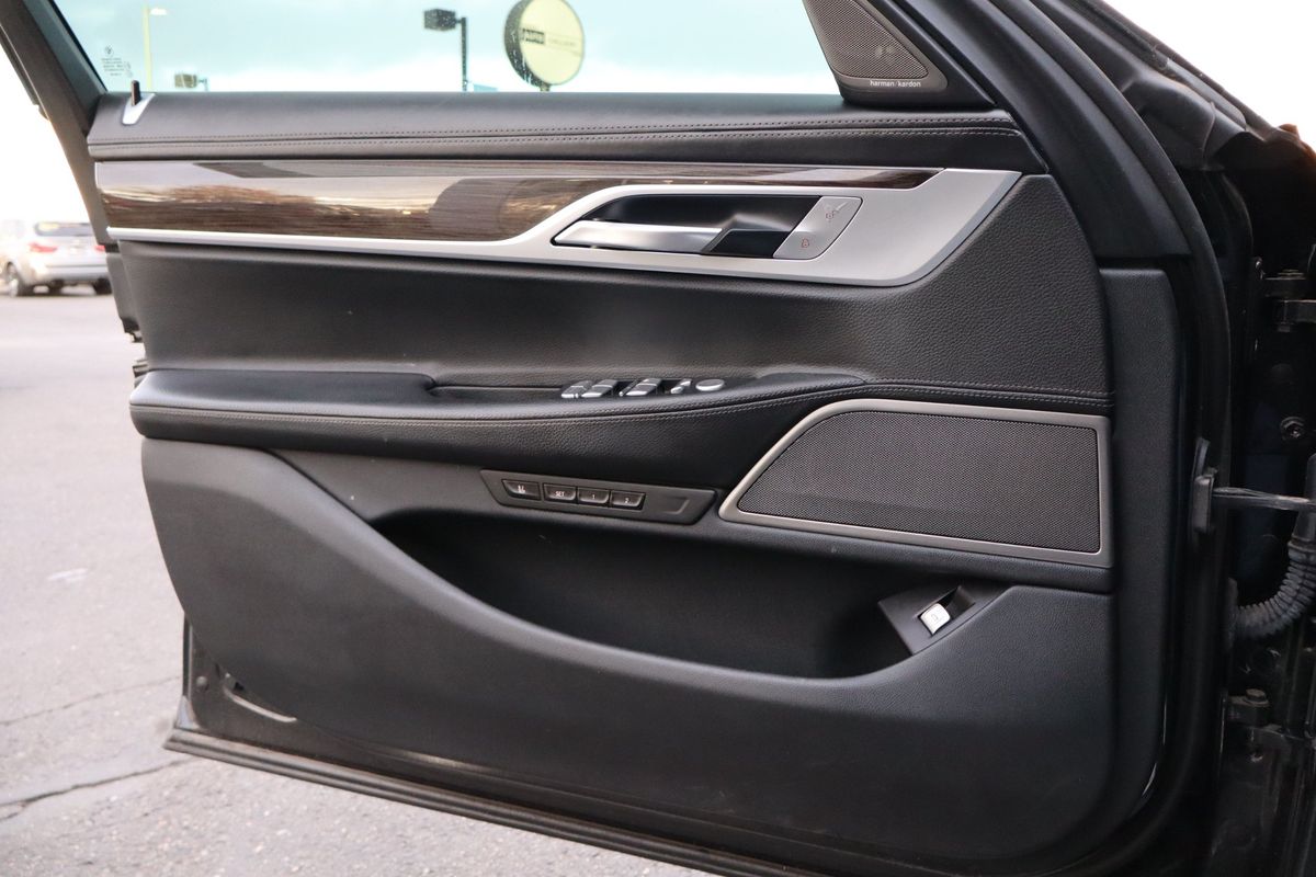 2019 BMW 740i xDrive