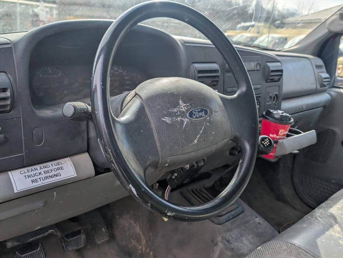 2005 Ford F-450 Super Duty 34