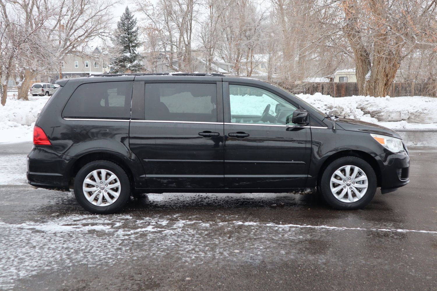 2012 Volkswagen Routan SE Victory Motors of Colorado