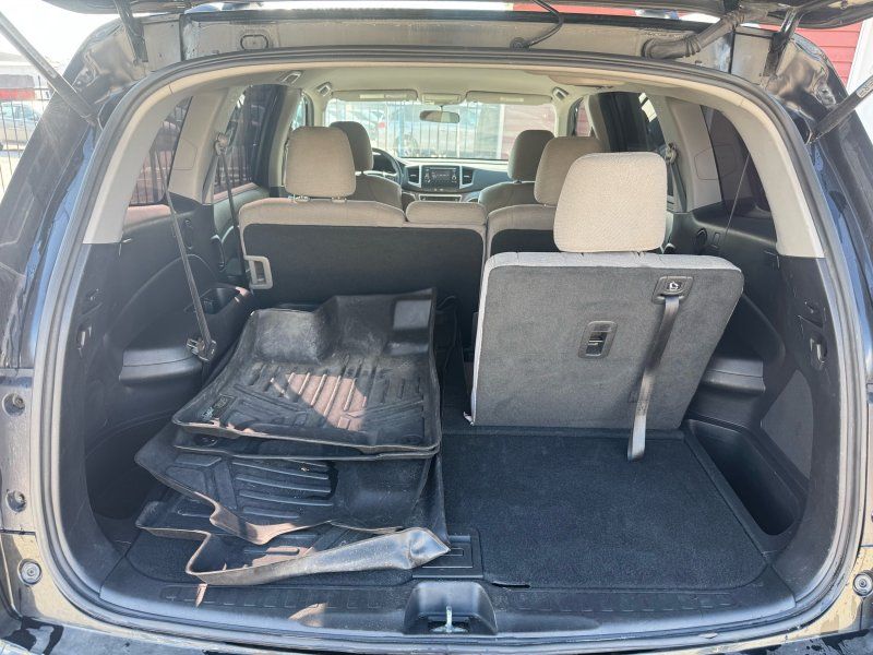 2016 Honda Pilot LX photo 23