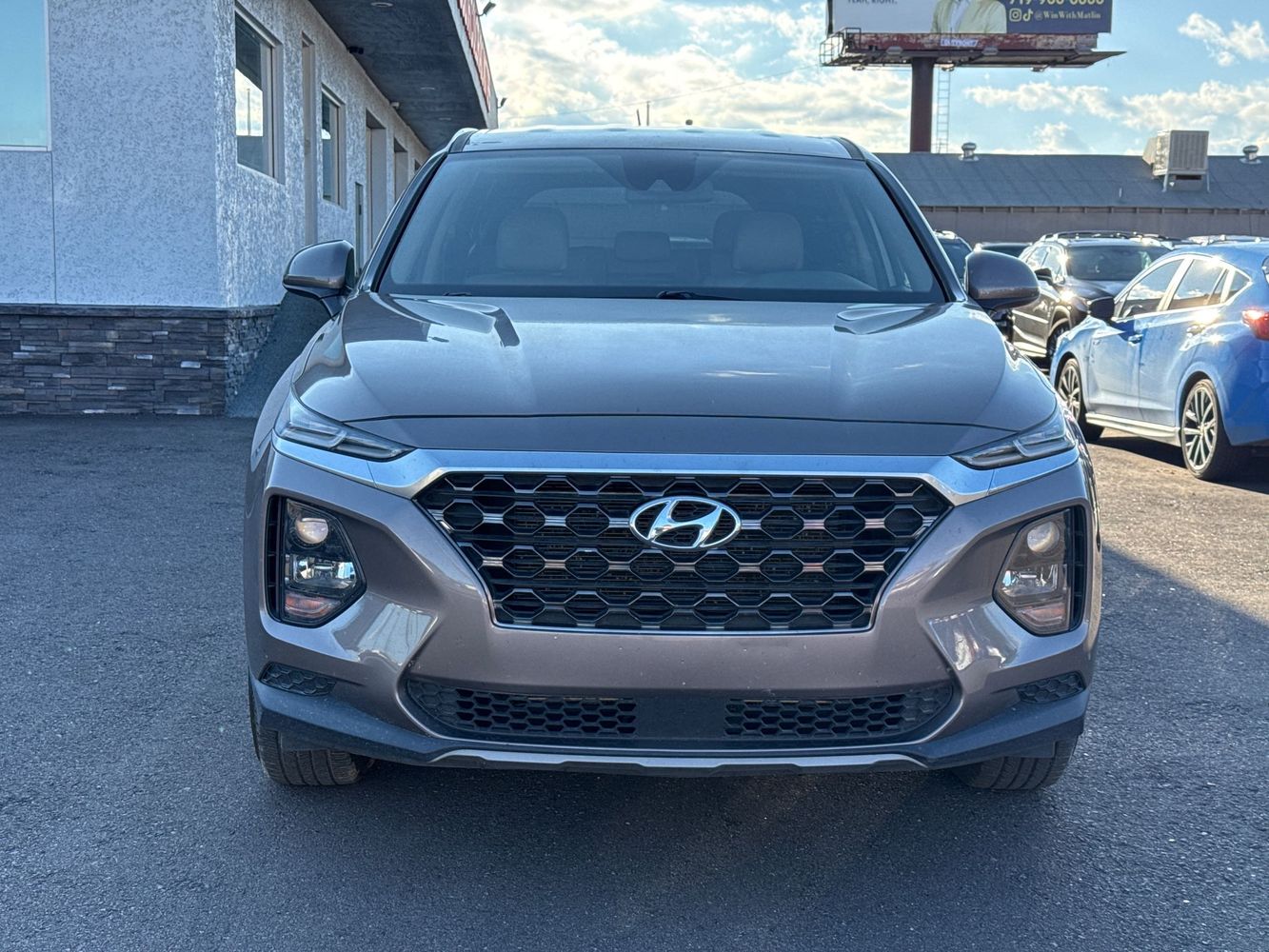 2019 Hyundai Santa Fe SE photo 2