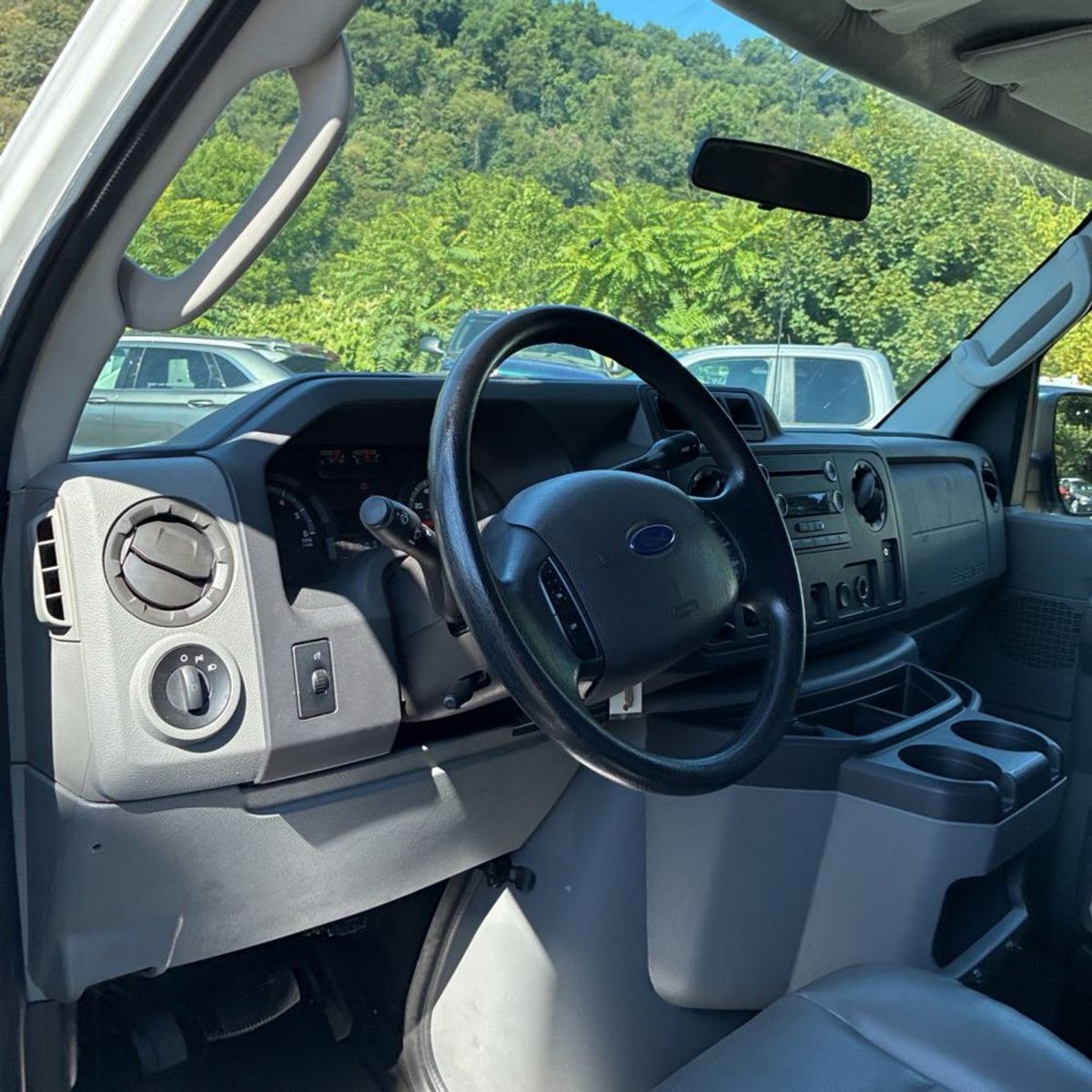 2011 Ford E-Series Cargo 14