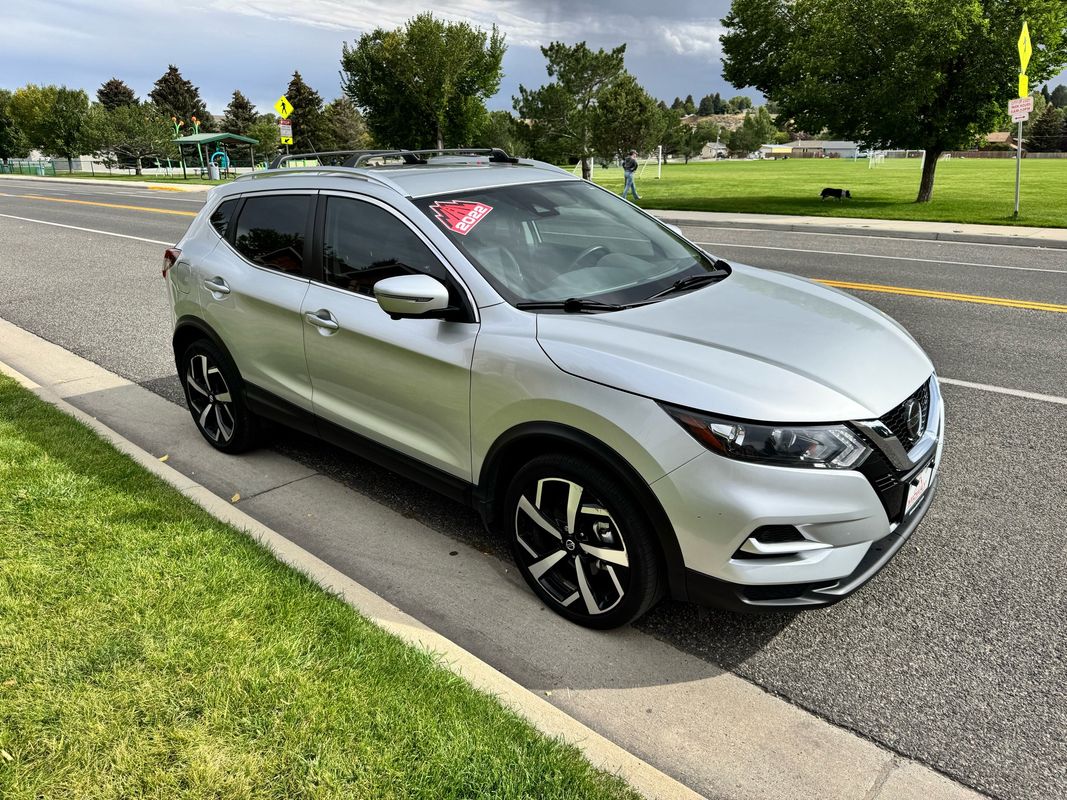 2022 Nissan Rogue Sport SL AWD's photo