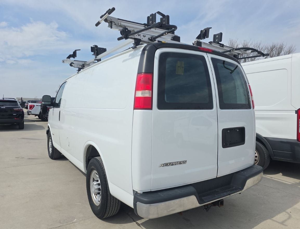 2018 Chevrolet Express 2500 3