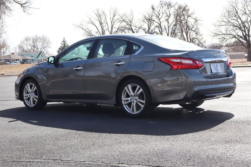 2017 Nissan Altima 3.5 SL | Victory Motors of Colorado