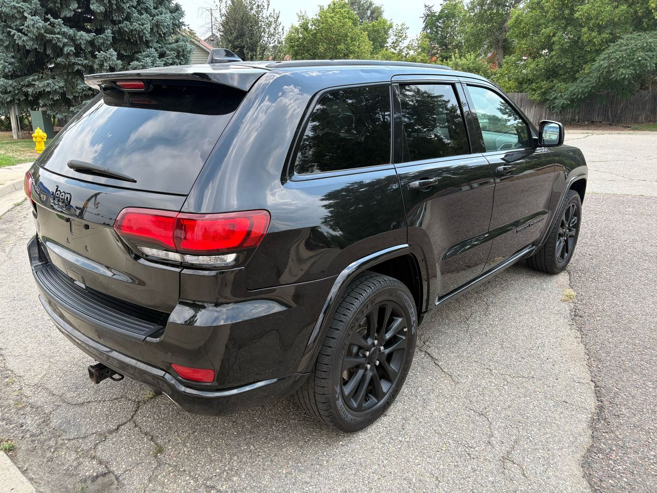2019 Jeep Grand Cherokee Altitude - Photo 18