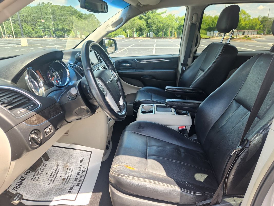 View vehicle photo 5