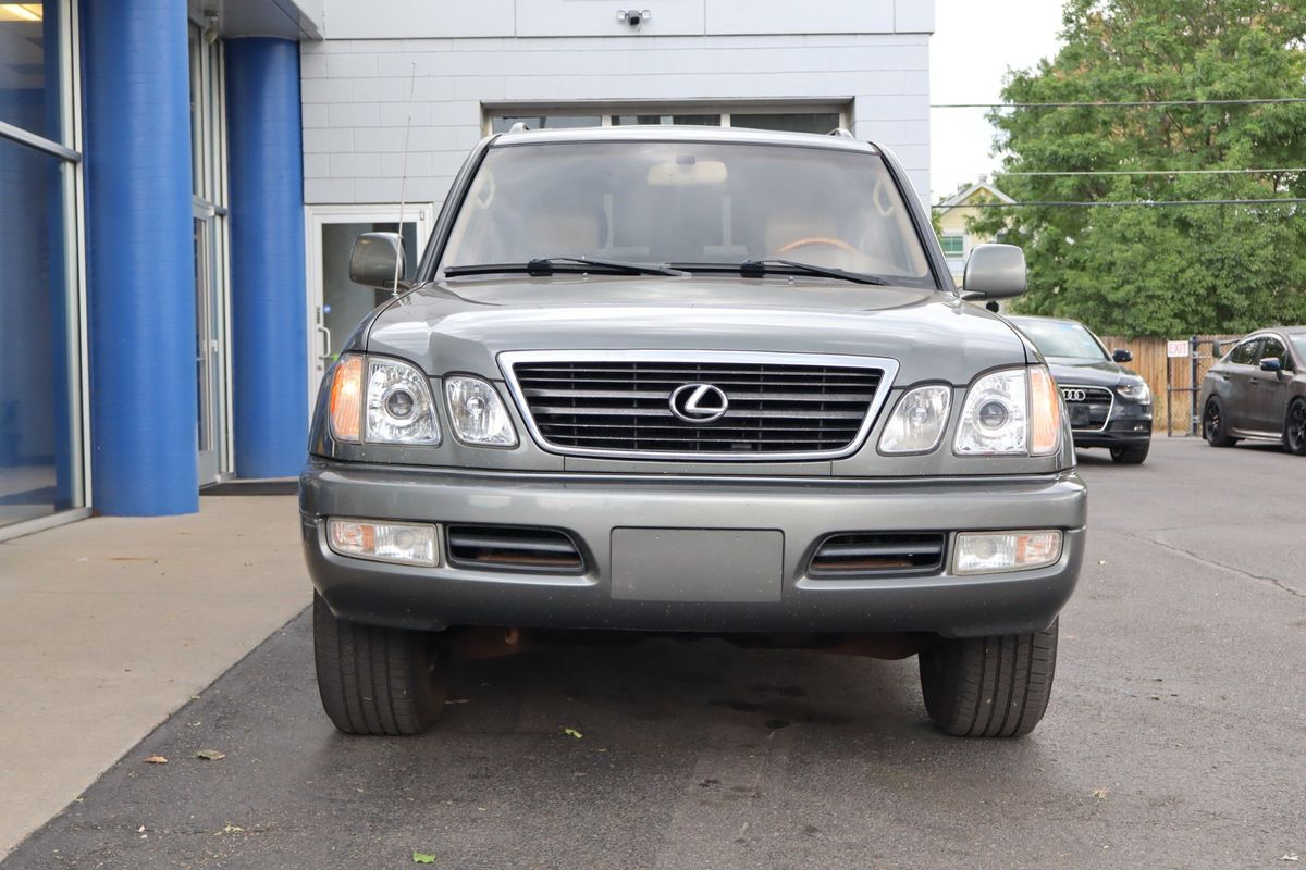 2001 Lexus LX 470 Base