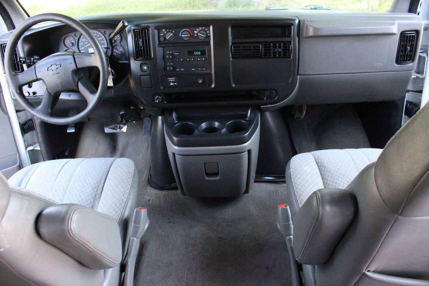 2004 Chevrolet Express Passenger 3500 | Victory Motors of Colorado