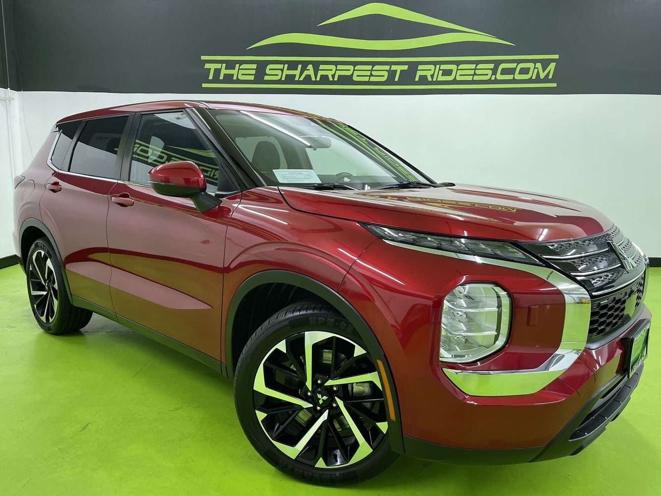 2022 Mitsubishi Outlander ES's photo