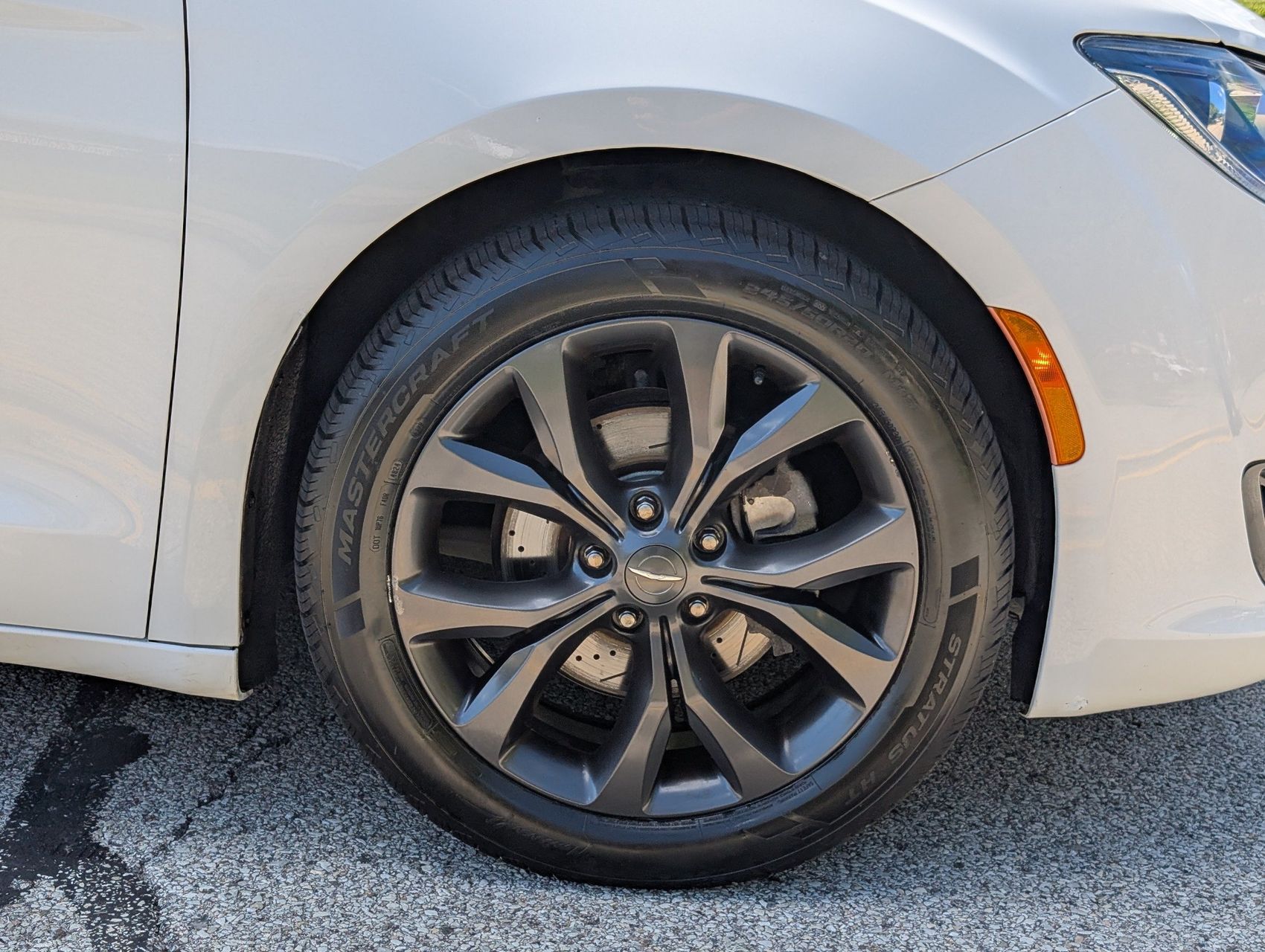 2018 Chrysler Pacifica 14