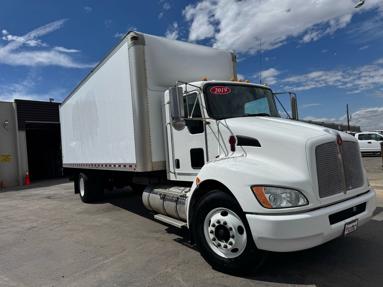 2019 Kenworth T3 Series photo 7