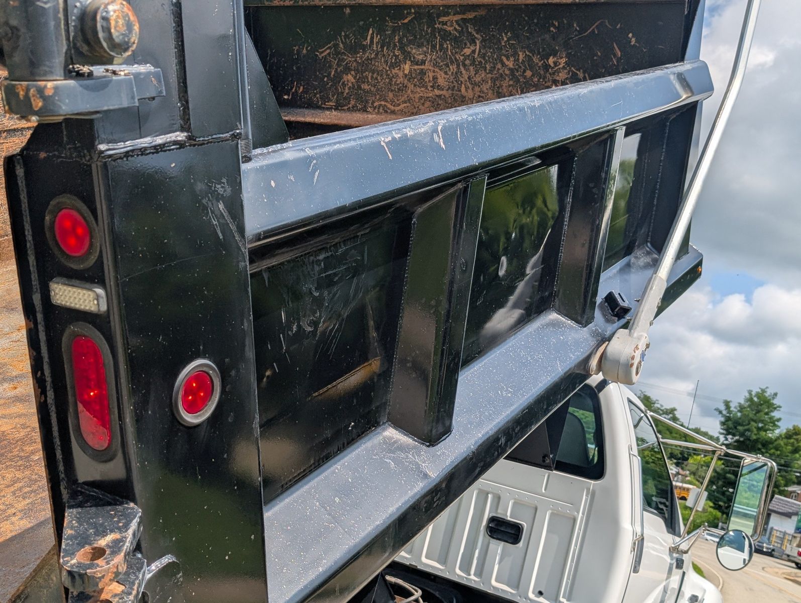 2015 Ford F-750 44