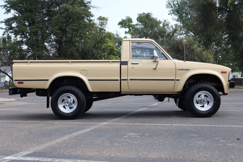 1981 Toyota Pickup Photos