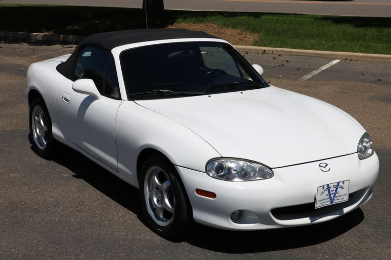 2002 Mazda MX-5 Miata Photos