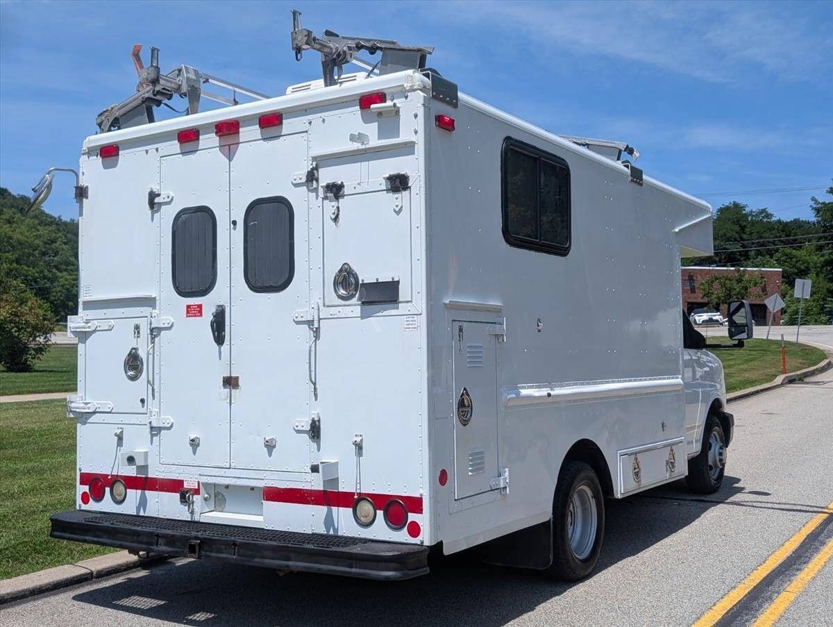 2008 Chevrolet Express Cutaway 5
