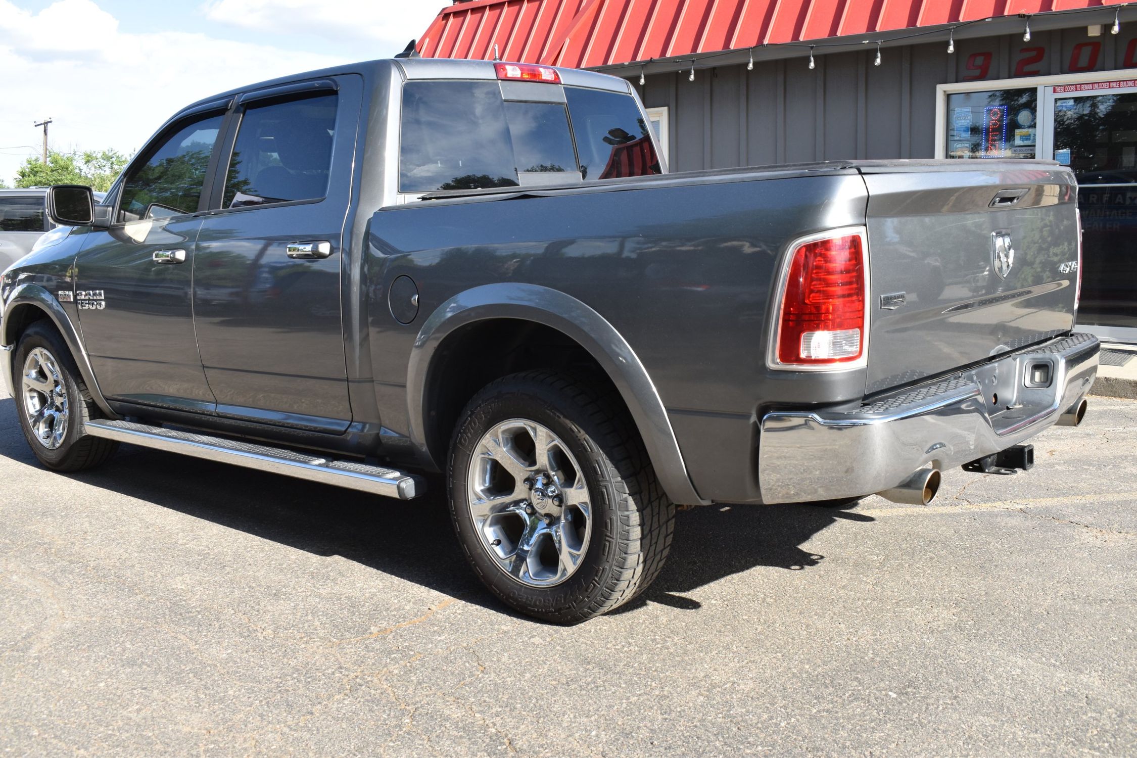 2013 Ram 1500 Laramie photo 3