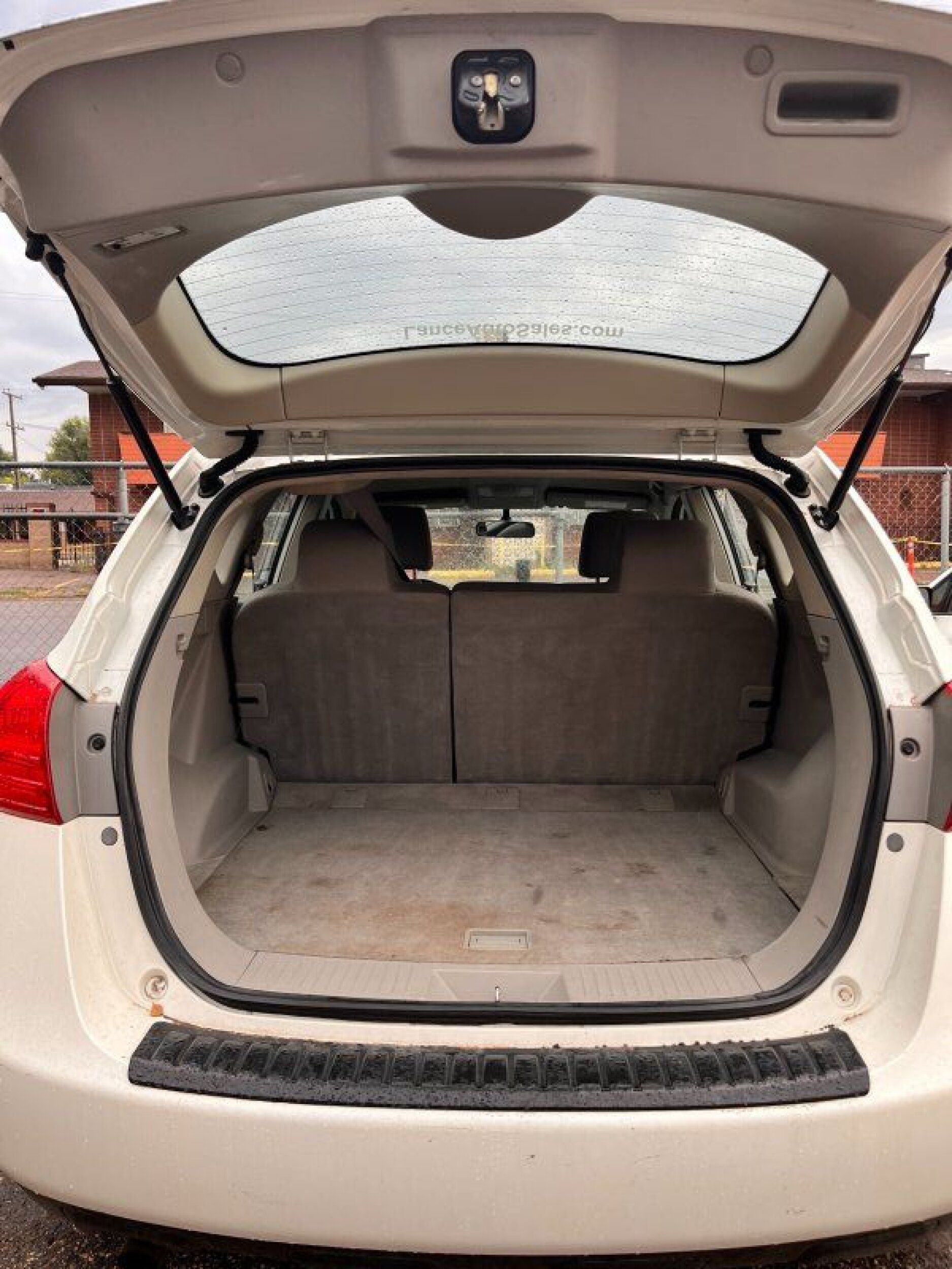 2014 Nissan Rogue Select S - White exterior view 7