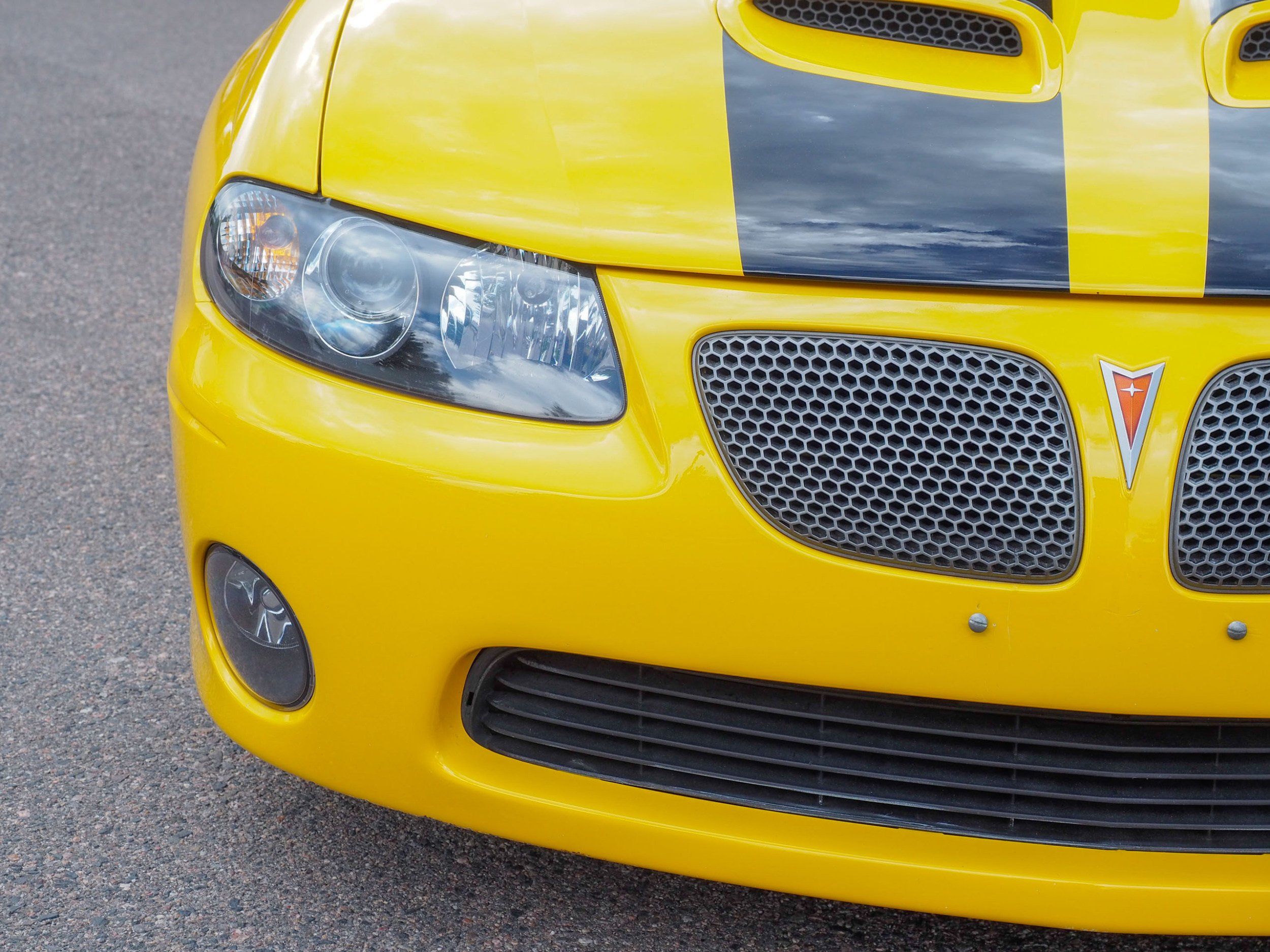 2005 Pontiac GTO Yellow 