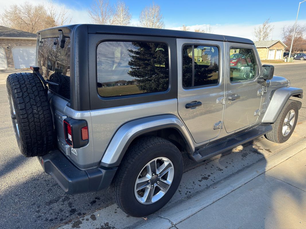 2020 Jeep Wrangler Unlimited Sahara - Photo 6