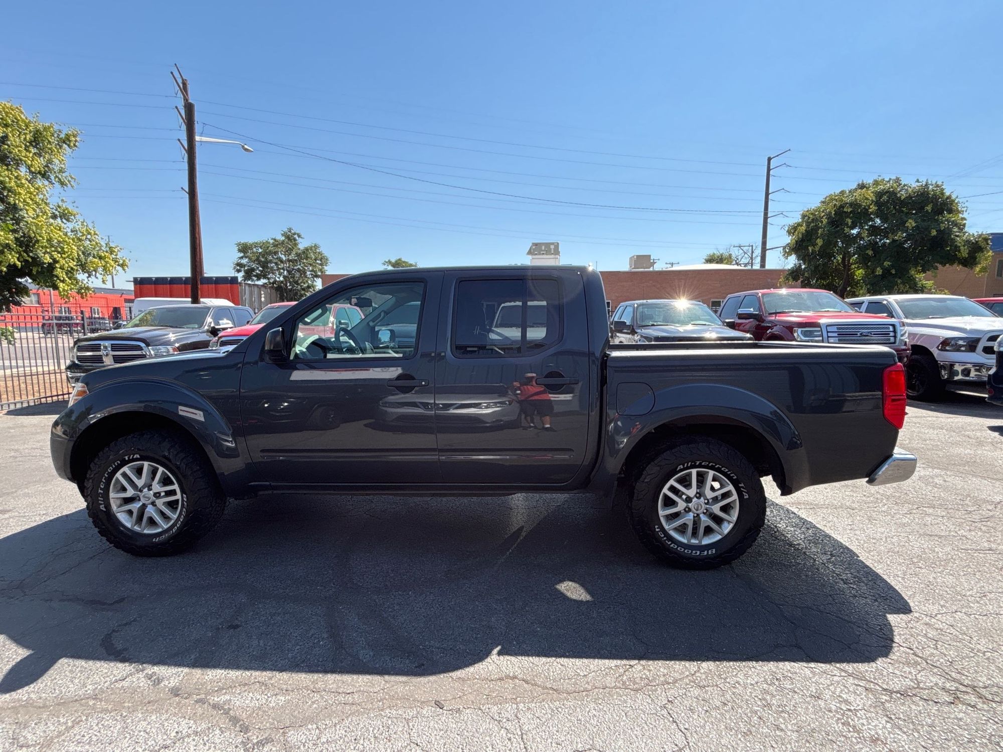 2014 Nissan Frontier SV photo 31