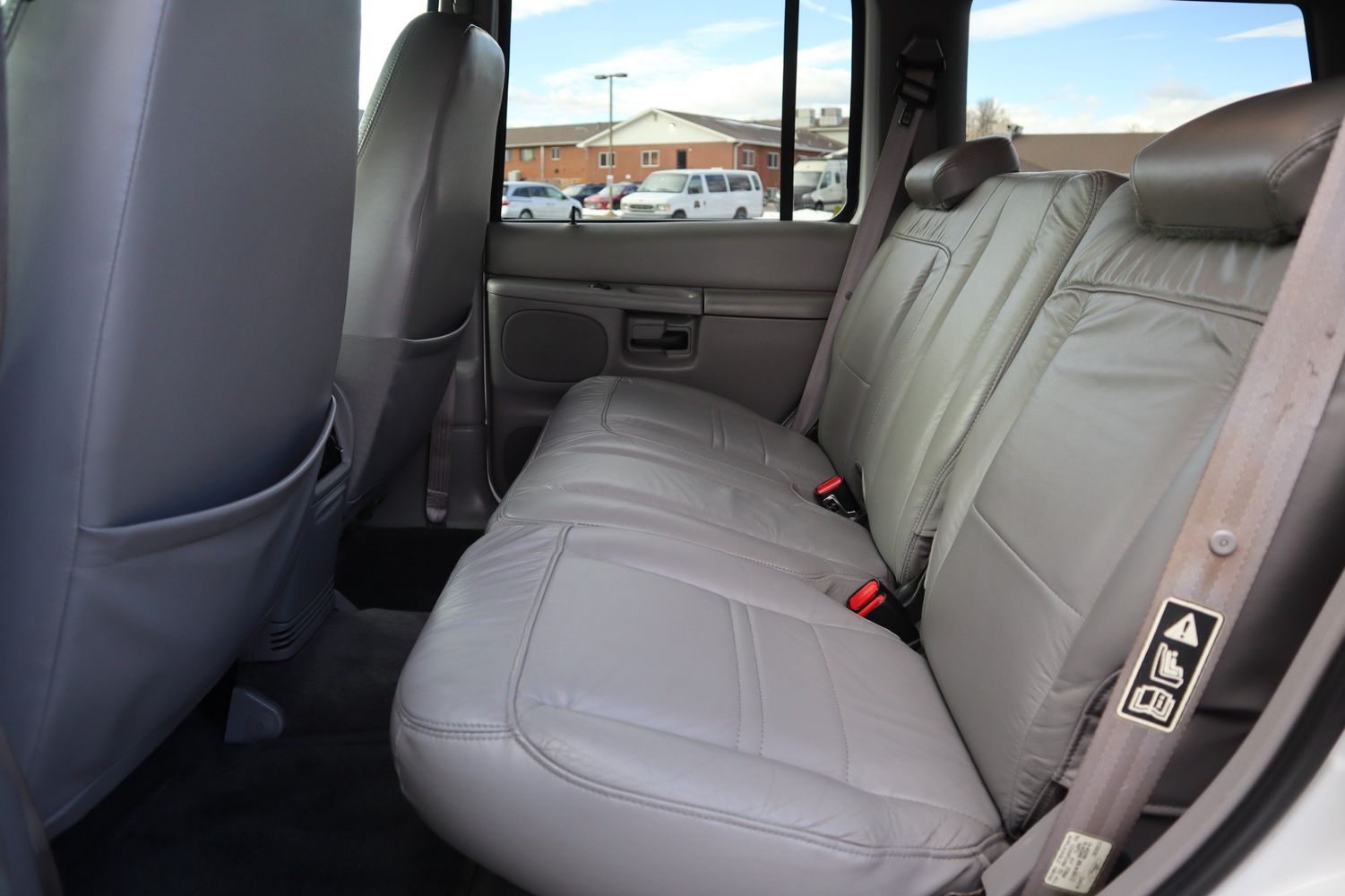 2001 Mercury Mountaineer Base | Victory Motors of Colorado