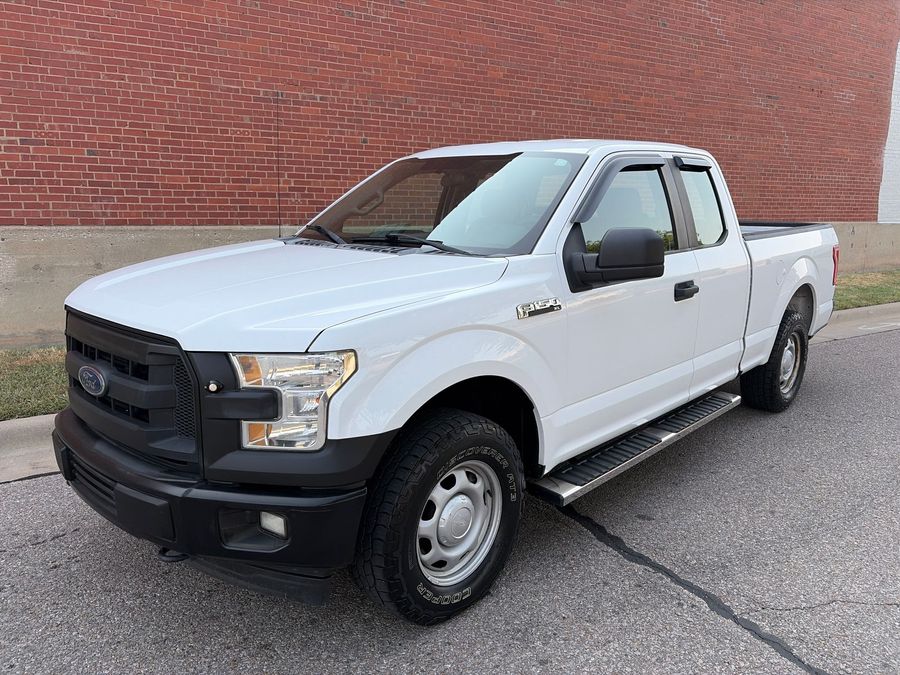 2017 Ford F-150 XL 4WD photo