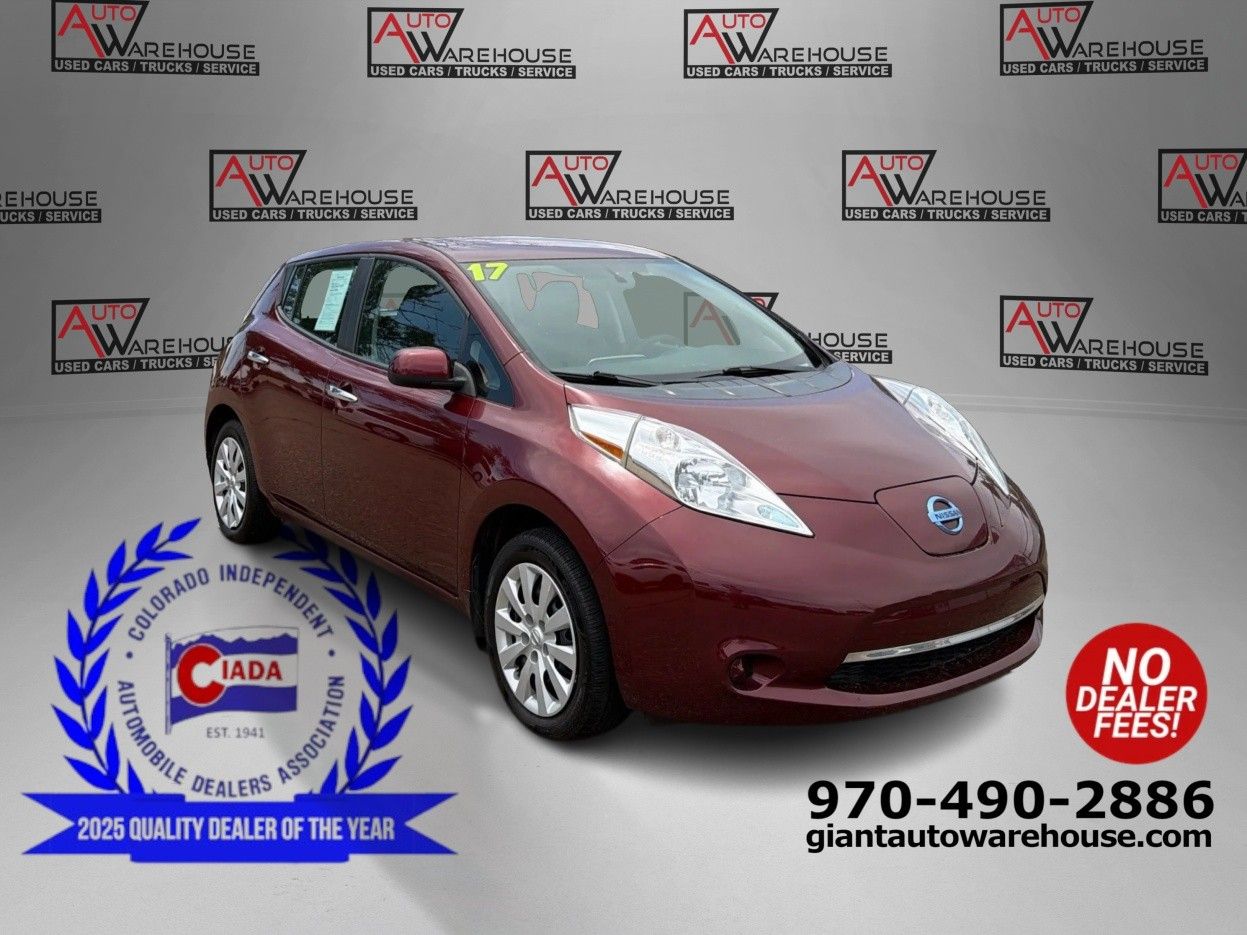 2017 Nissan Leaf S's photo