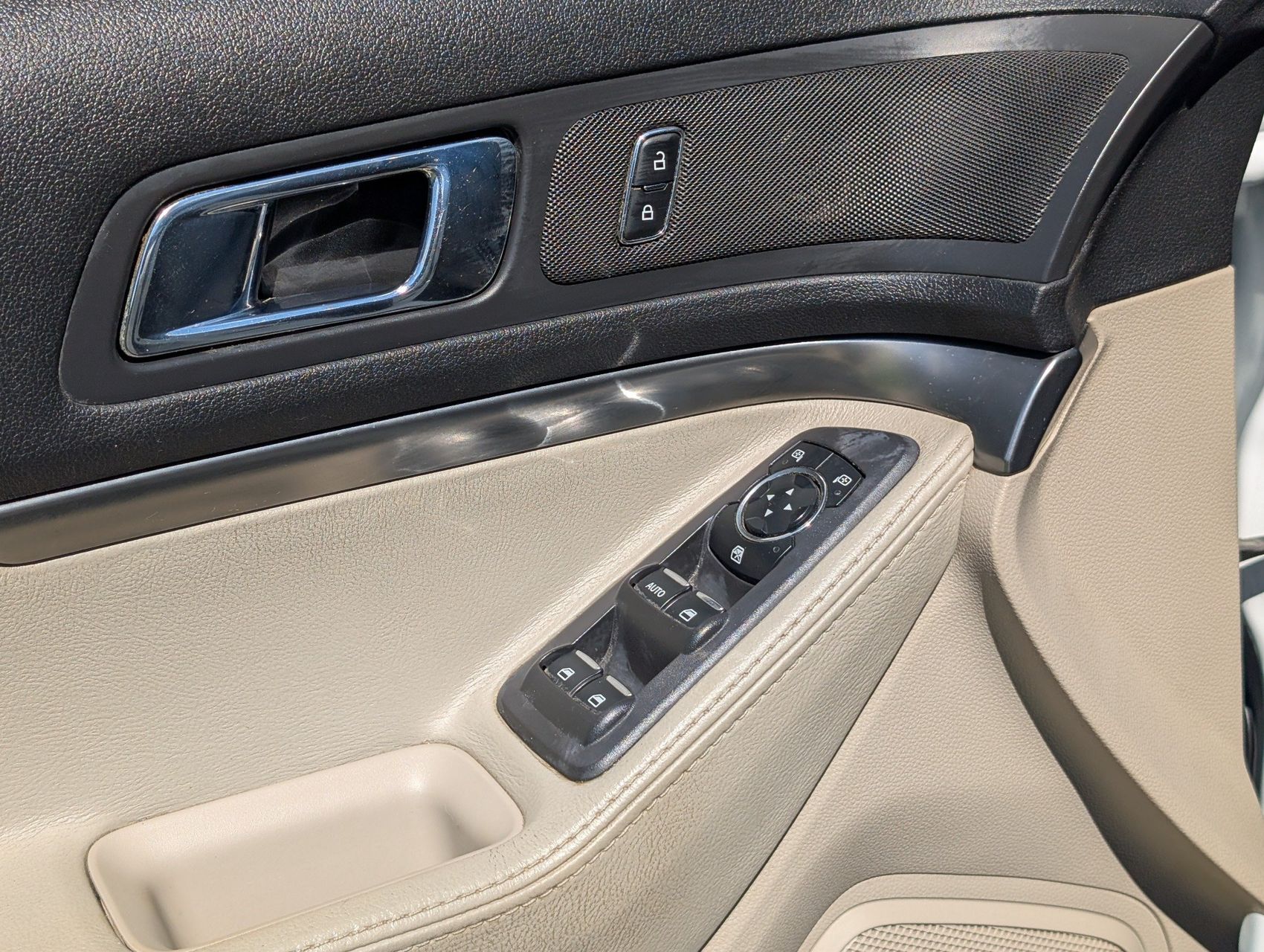 2014 Ford Explorer 31