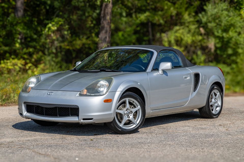 2002 Toyota MR2 Spyder 