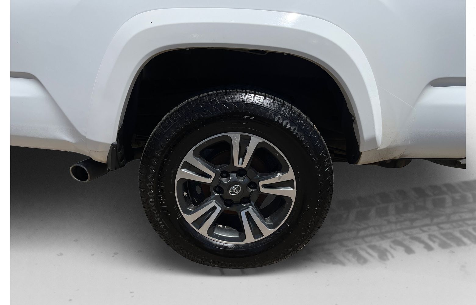 2017 Toyota Tacoma TRD Sport - Photo 32