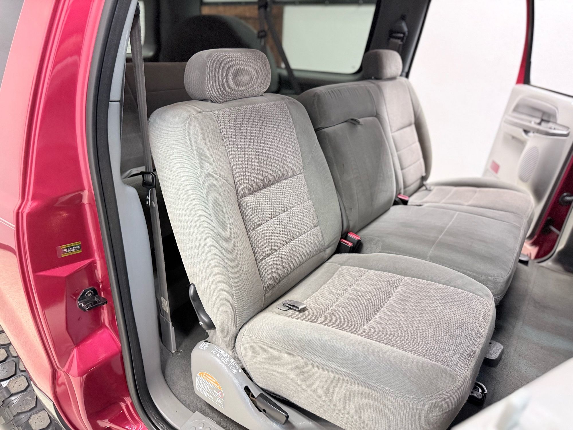 2003 Ford Excursion XLT photo 47