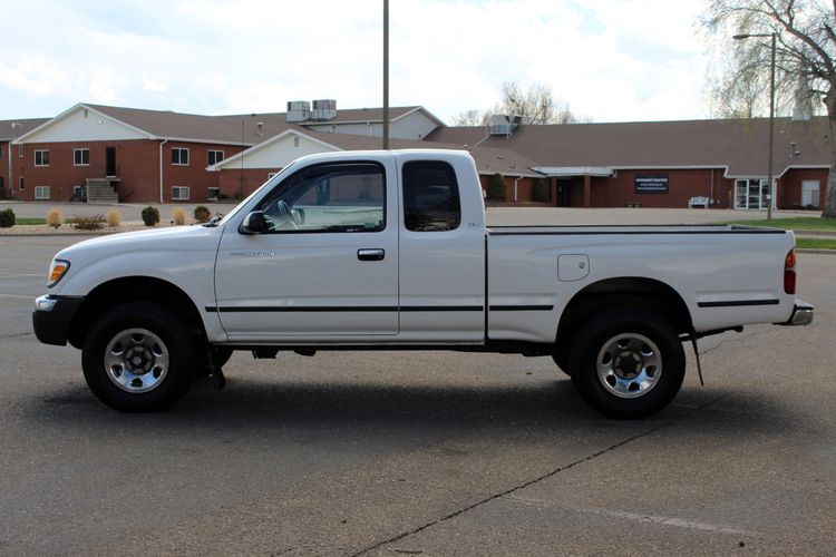 2000 Toyota Tacoma SR5 V6 | Victory Motors of Colorado