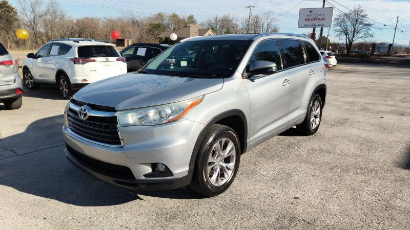 2015 Toyota Highlander XLE's photo
