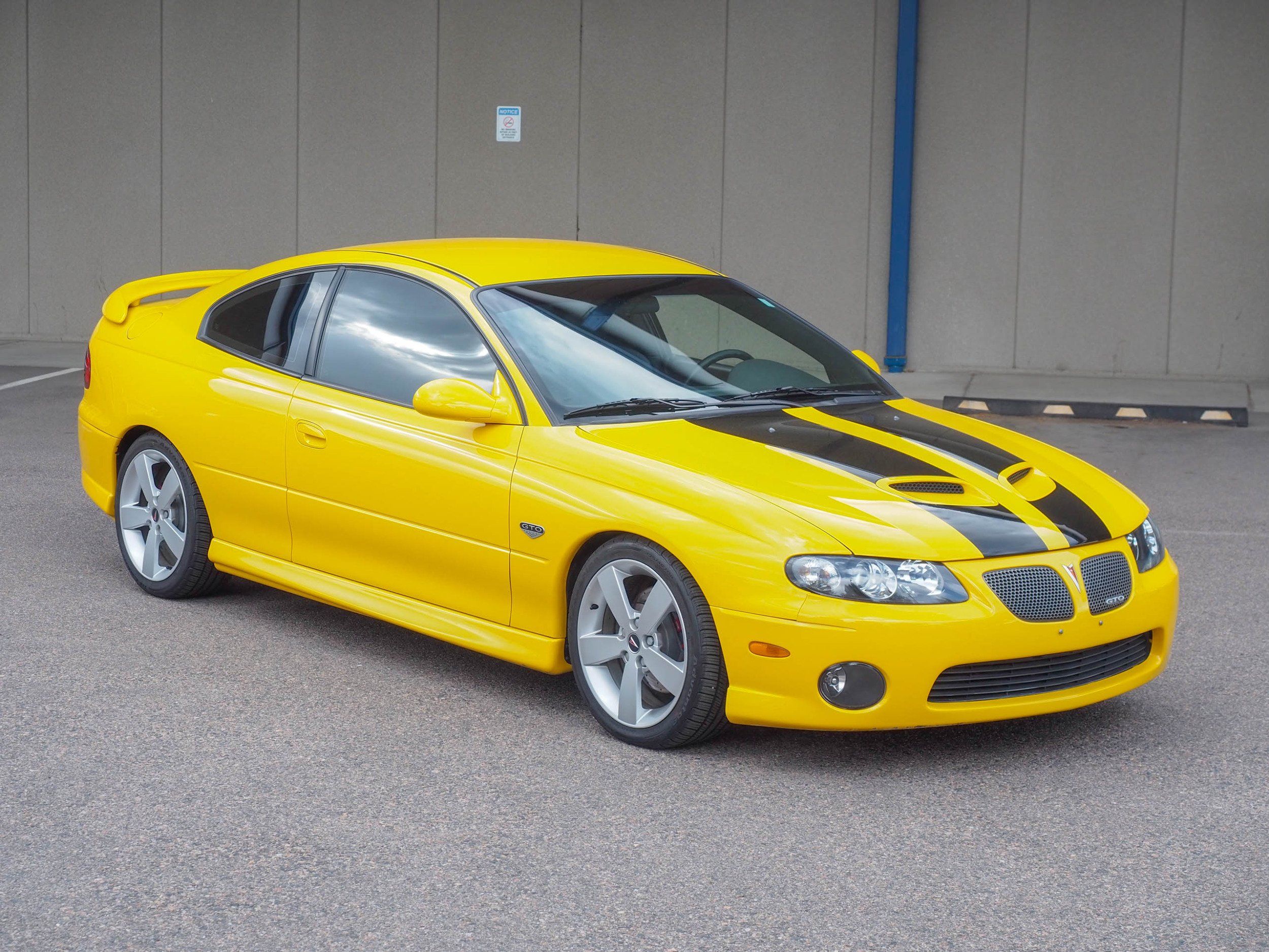 2005 Pontiac GTO Yellow 