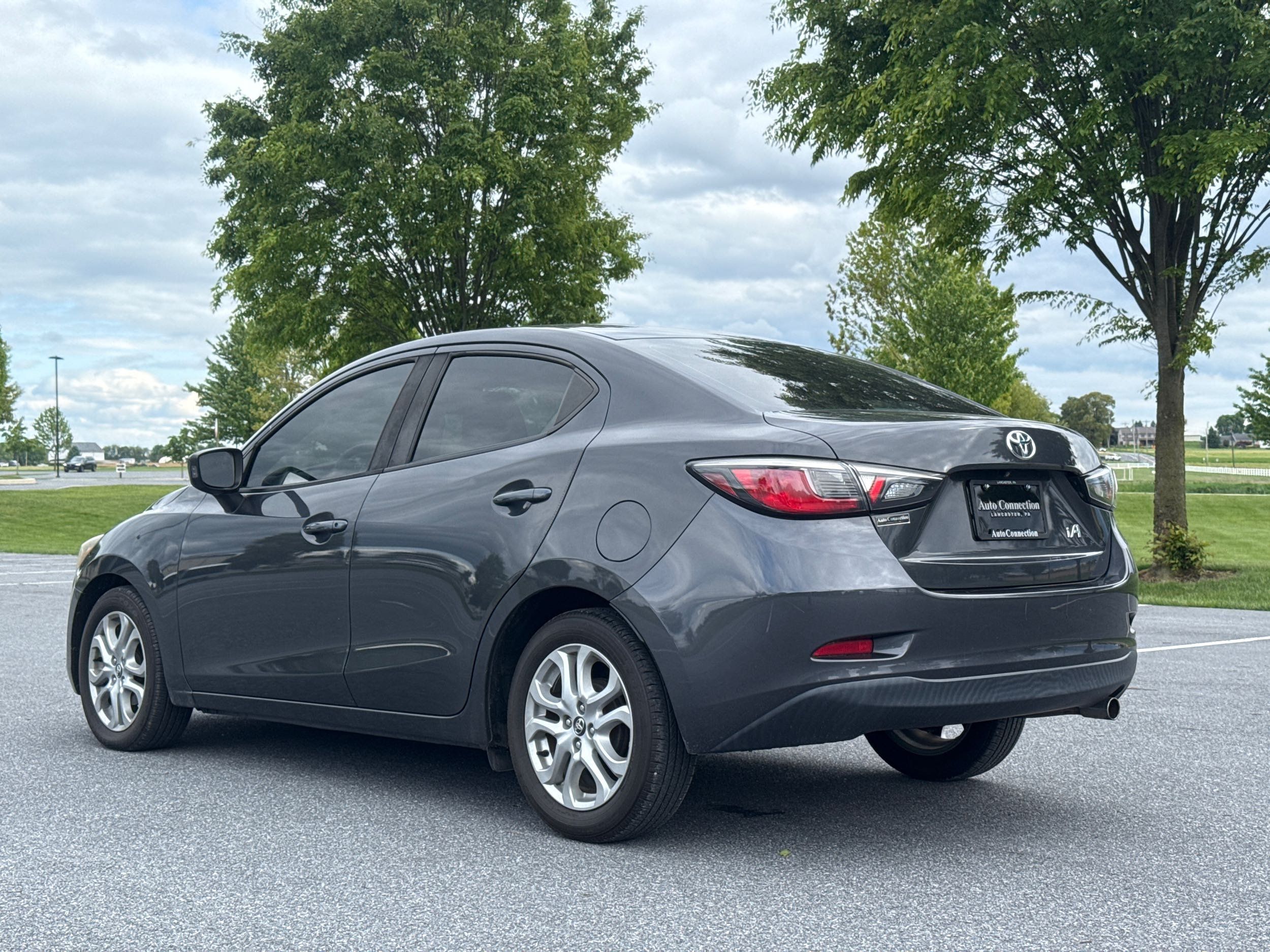 2017 Toyota Yaris iA Base - Photo 6