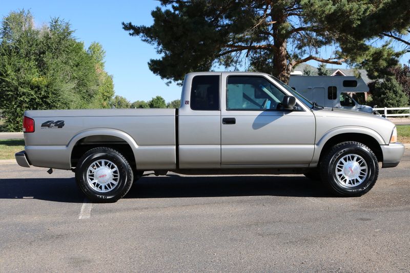 2000 GMC Sonoma SL | Victory Motors Of Colorado