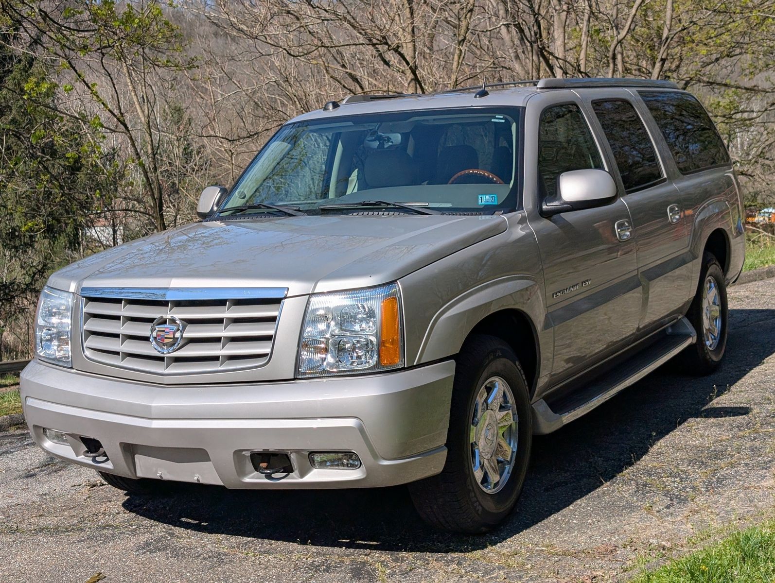 2004 Cadillac Escalade ESV 40