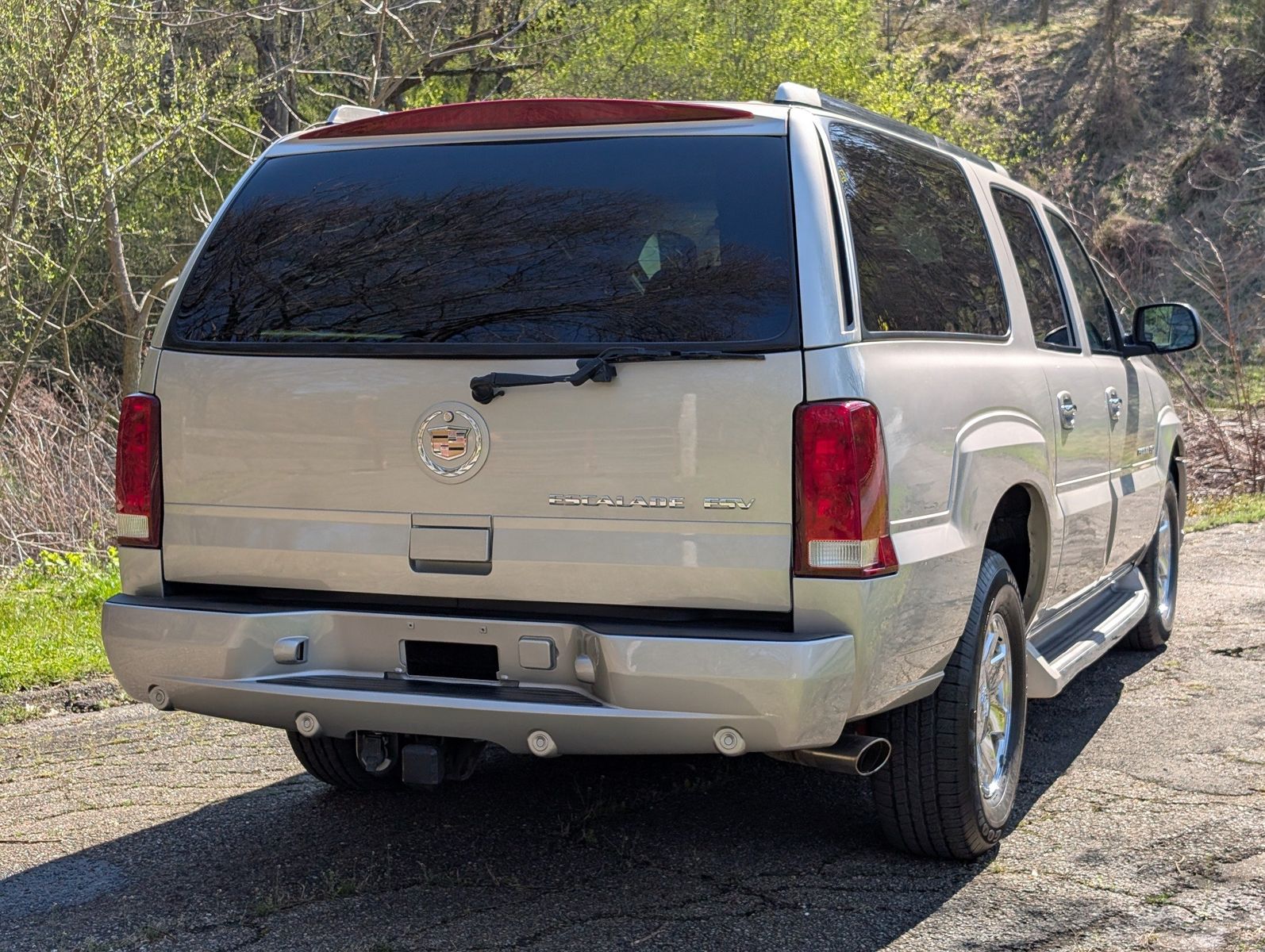 2004 Cadillac Escalade ESV 21
