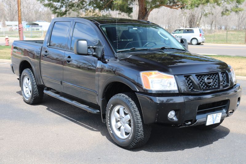 2010 Nissan Titan Photos