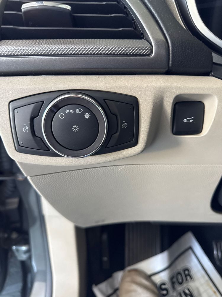 2019 Ford Fusion SE photo 19
