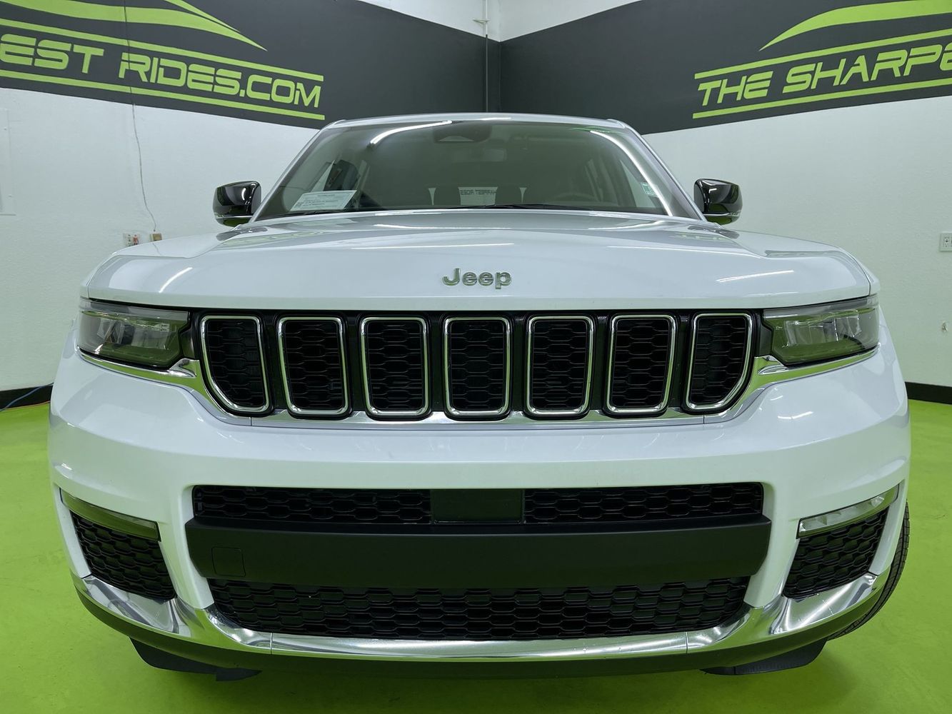 2023 Jeep Grand Cherokee Limited photo 2