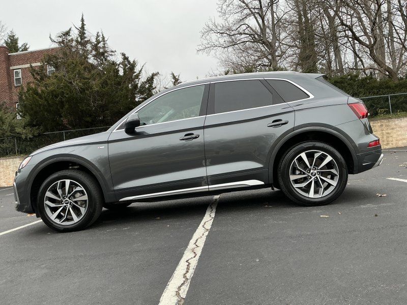 2023 Audi Q5 Premium Plus's photo