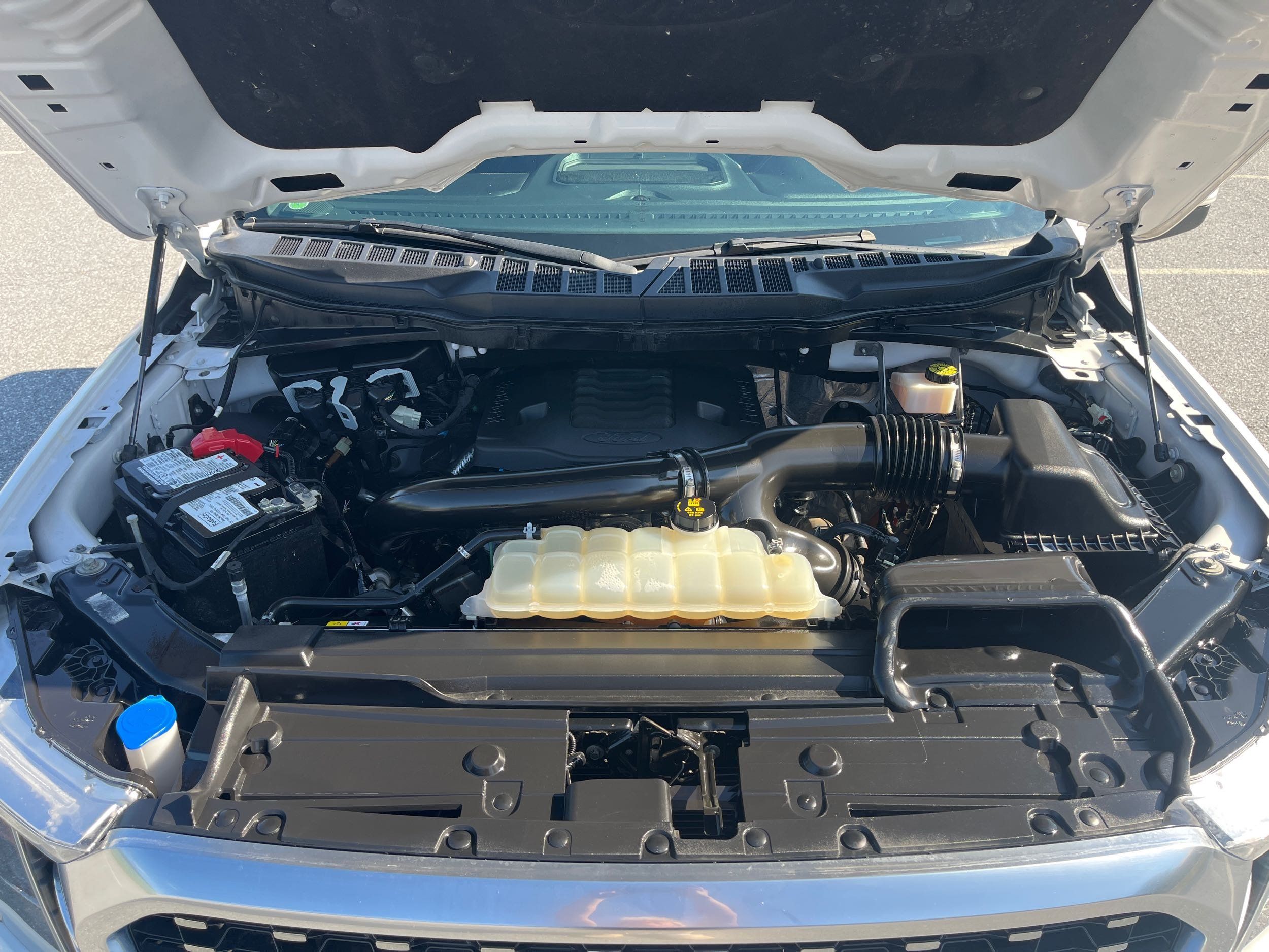 2022 Ford F-150 Platinum photo 9