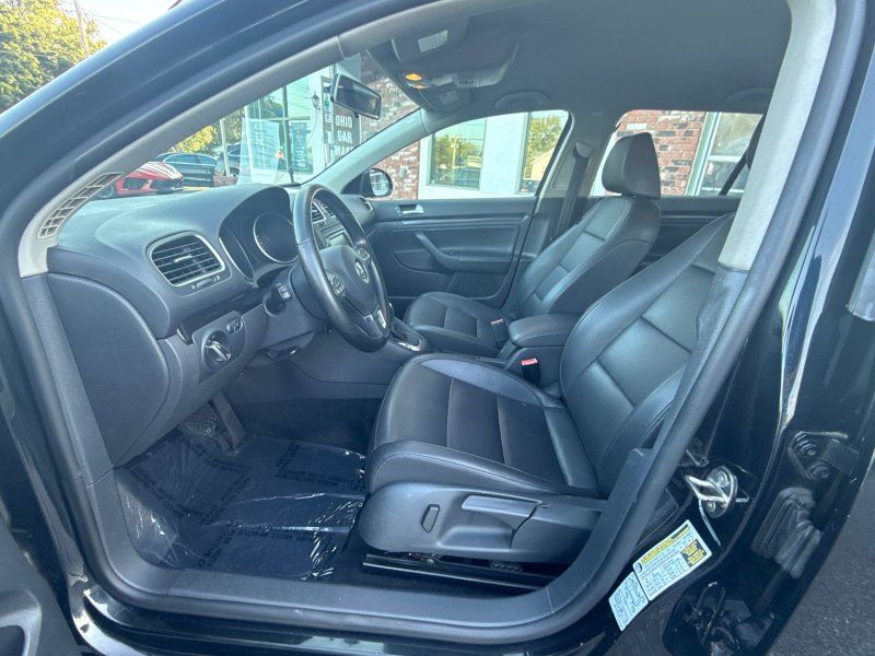 2012 Volkswagen Jetta SportWagen 2.5L SE photo 11