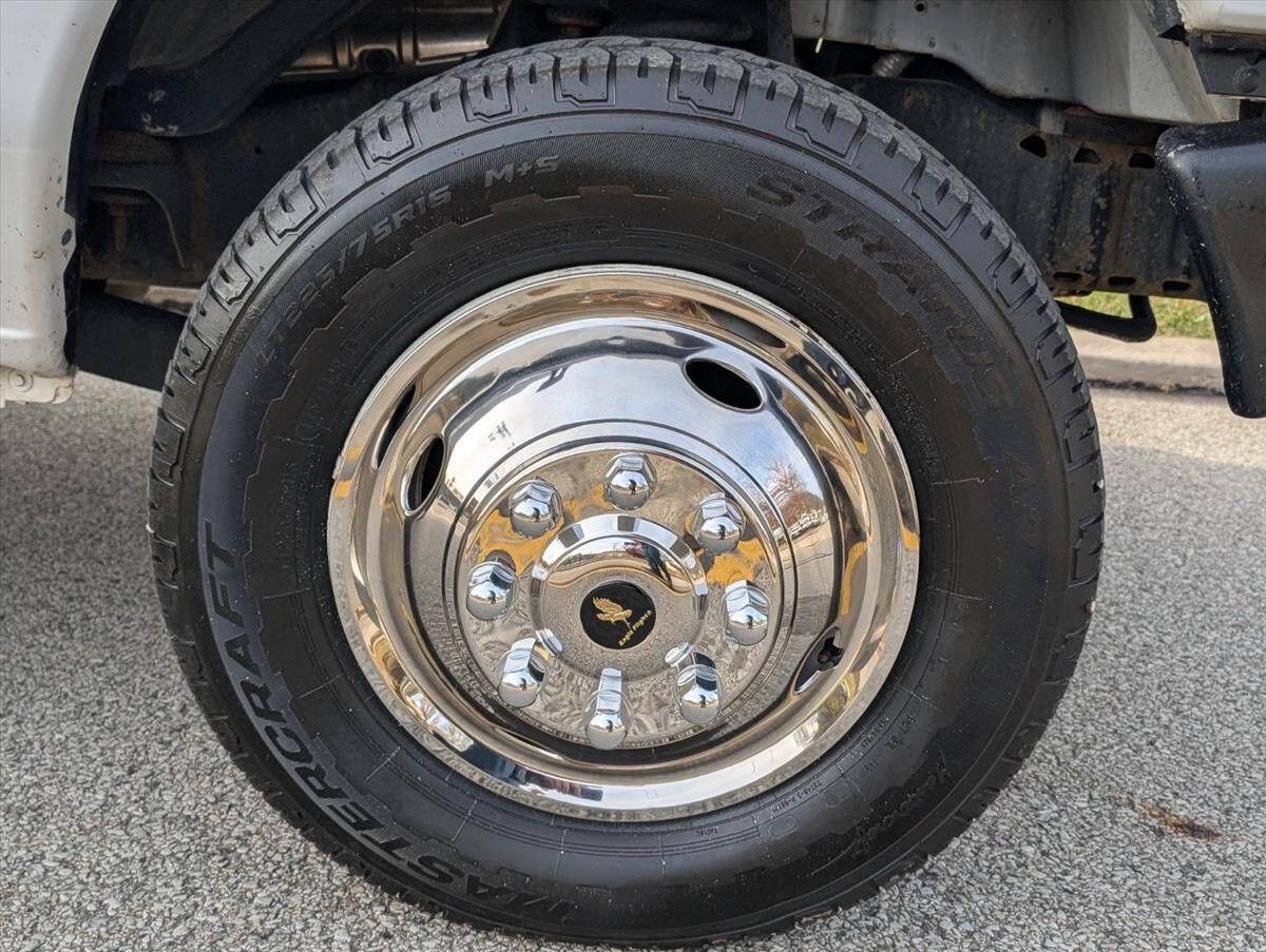 2017 Ford E-Series 16